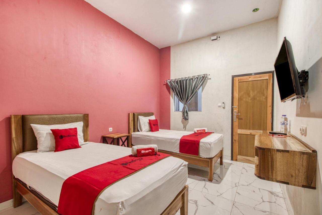 Reddoorz Plus @ Flory Hotel Yogyakarta Luaran gambar